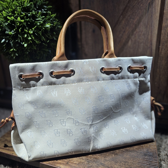 Dooney & Bourke White Satchel - Picture 9 of 10